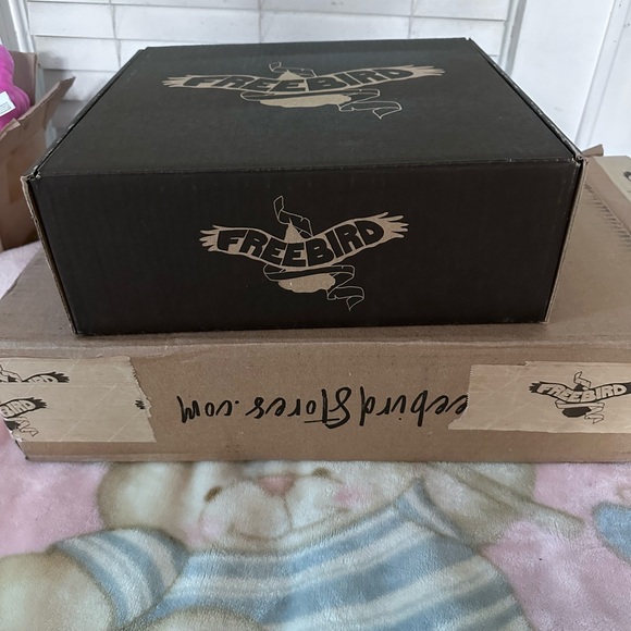 FREEBIRD BY STEVEN handmade boots, soldout
Black distressed sexy boots size 8 - Picture 10 of 16